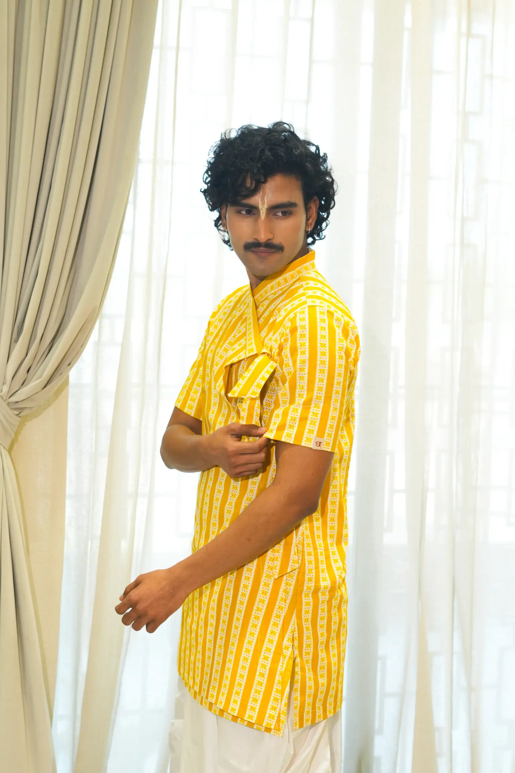 Kutumb Peetambara- Mens Bagalbandi And Dhoti Set