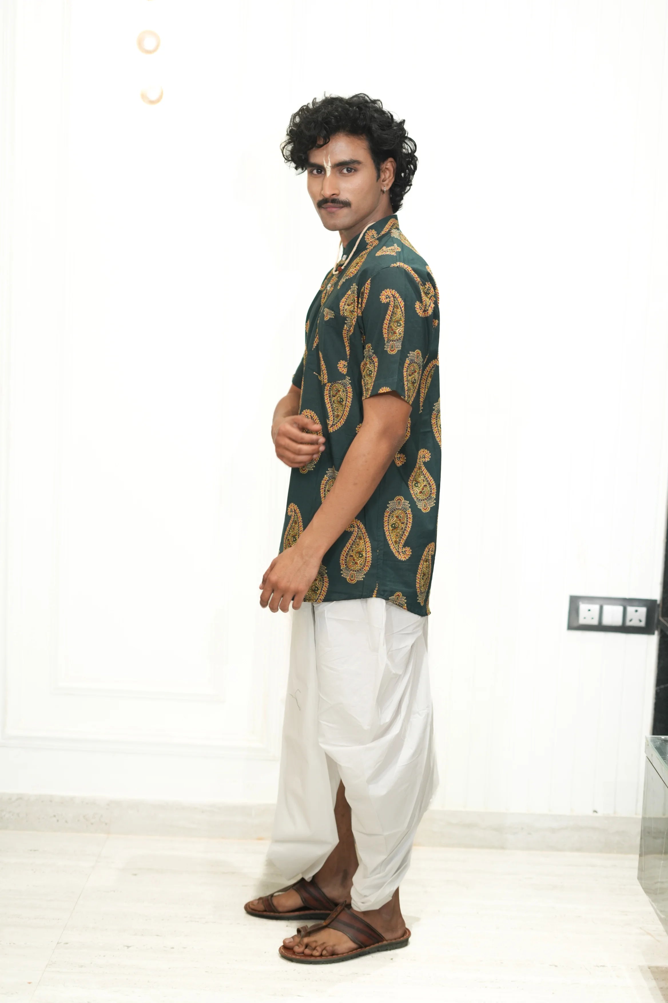 Kutumb Haritva- Men's Kurta And Dhoti Set