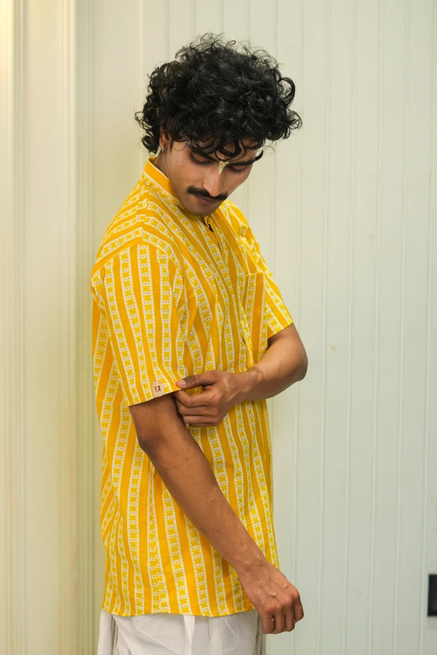 Kutumb Peetambara - Men's Kurta And Dhoti Set