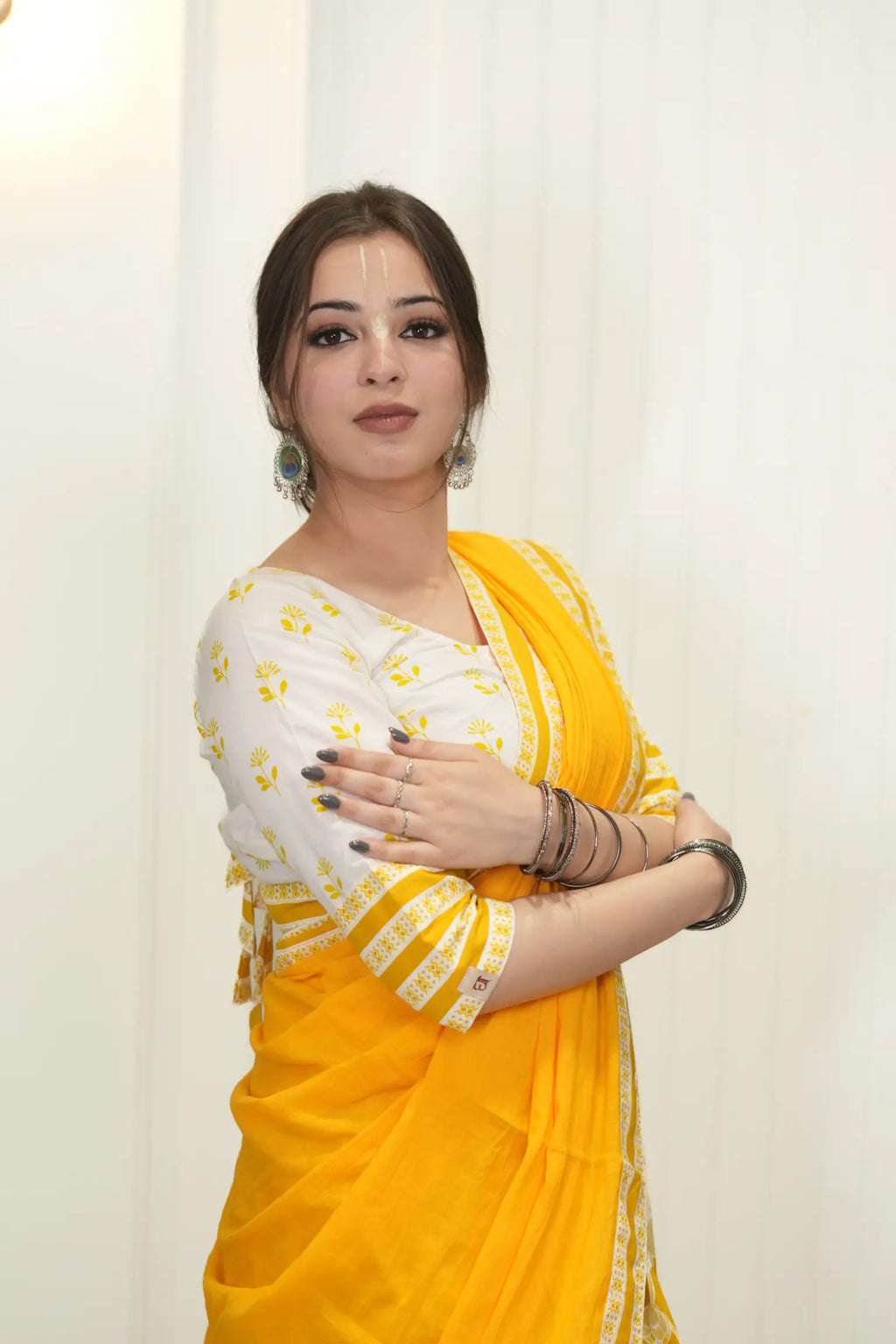 Kutumb Peetambara Leher Gopi Dress