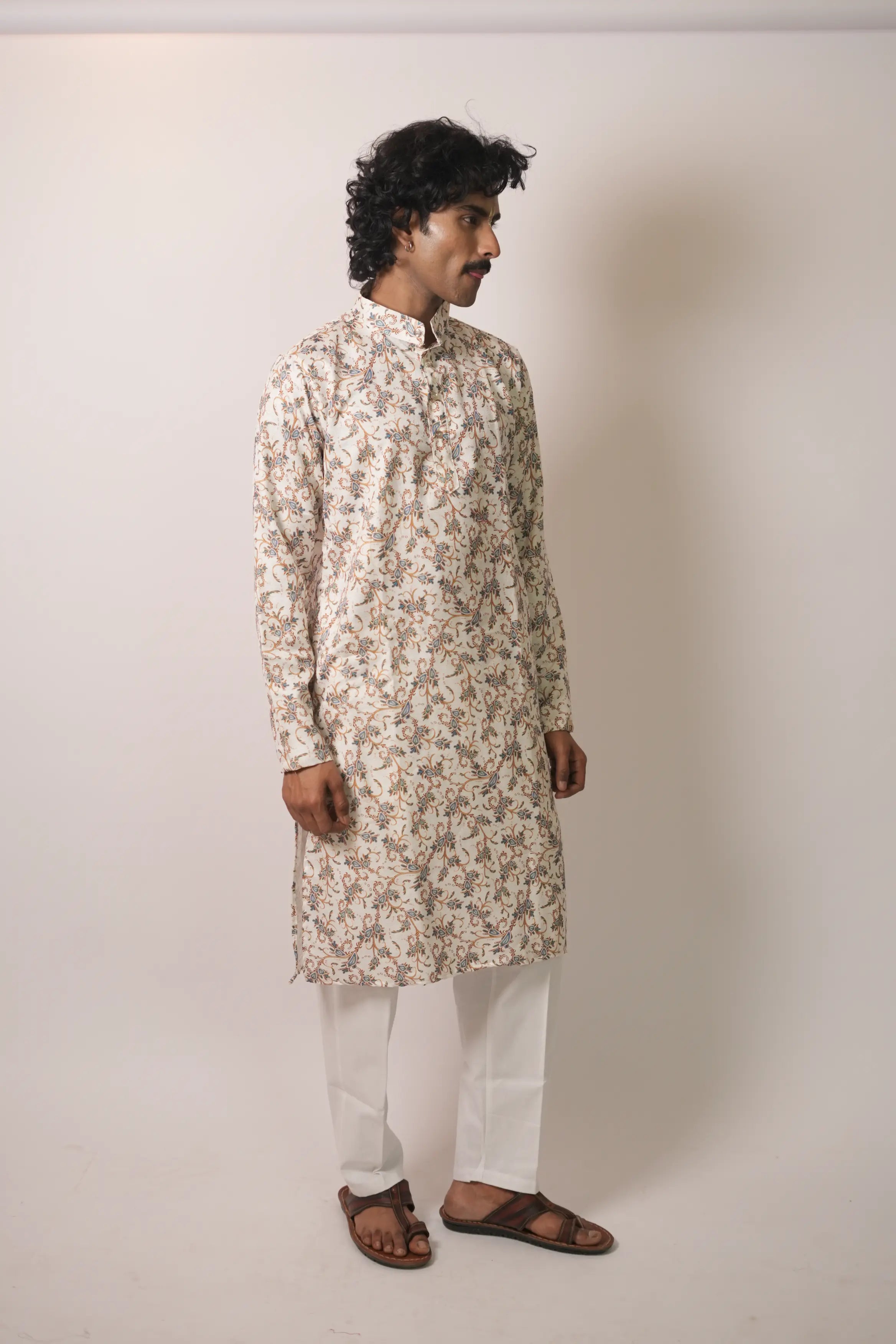 Raas Leela Kurta-Madhur vailli